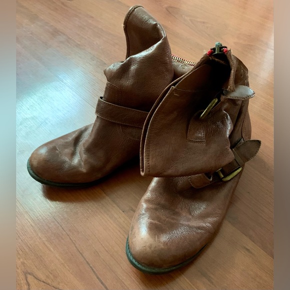 ALDO Women’s Faux Leather Mid Calf Boots Light Brown Size 9.5M - Picture 1 of 7